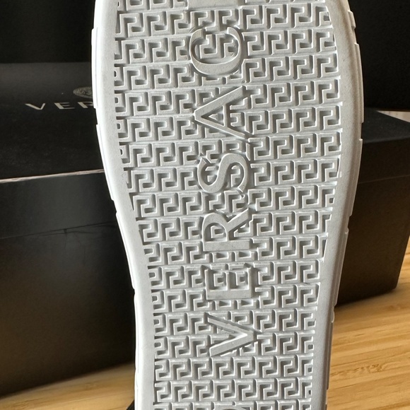 Versace Black Medusa Greca Low-Top Sneaker, Mens Size US 8 / EU 41 - Picture 4 of 4